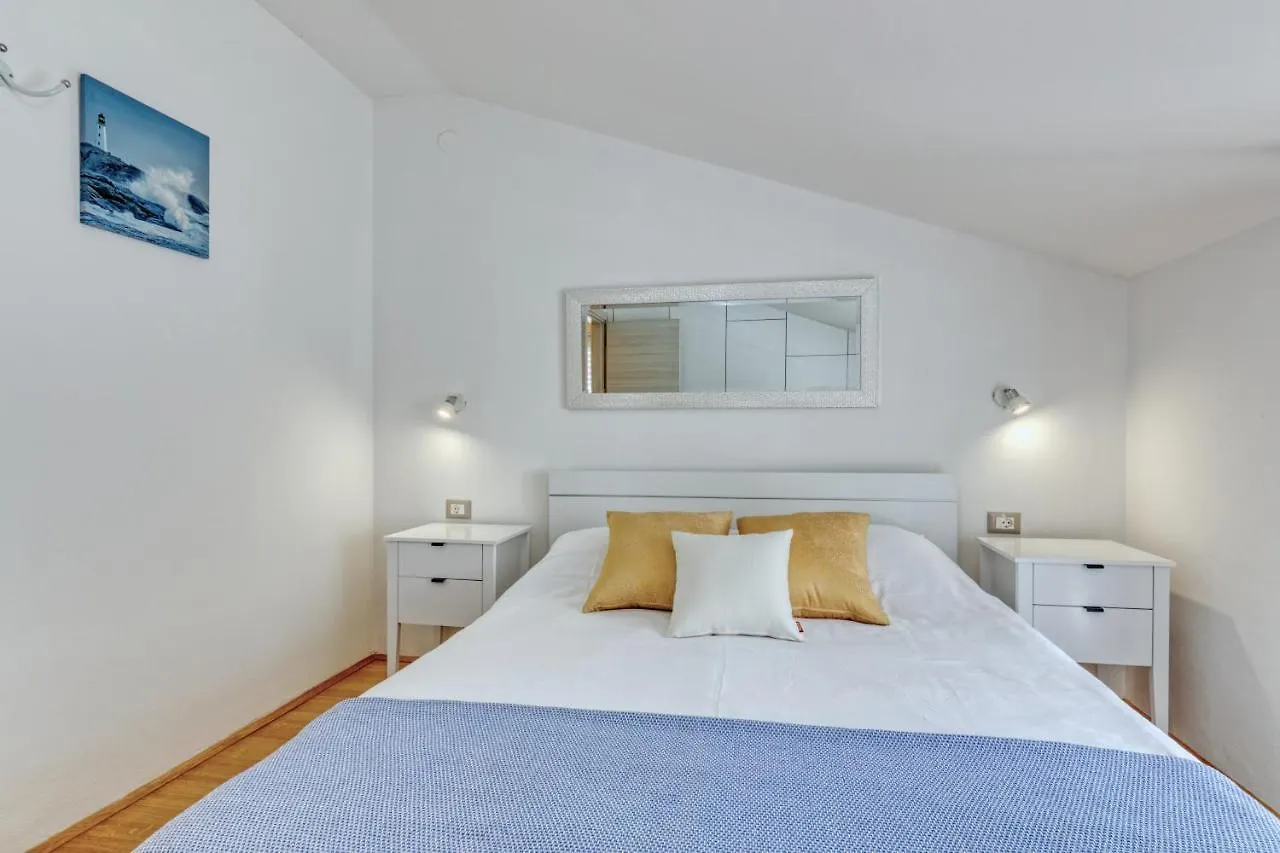 Apartments Birimac 普拉